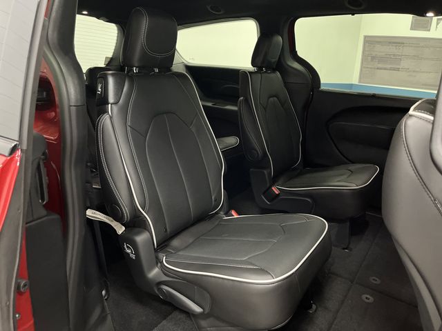 2026 Chrysler Pacifica Limited photo 29