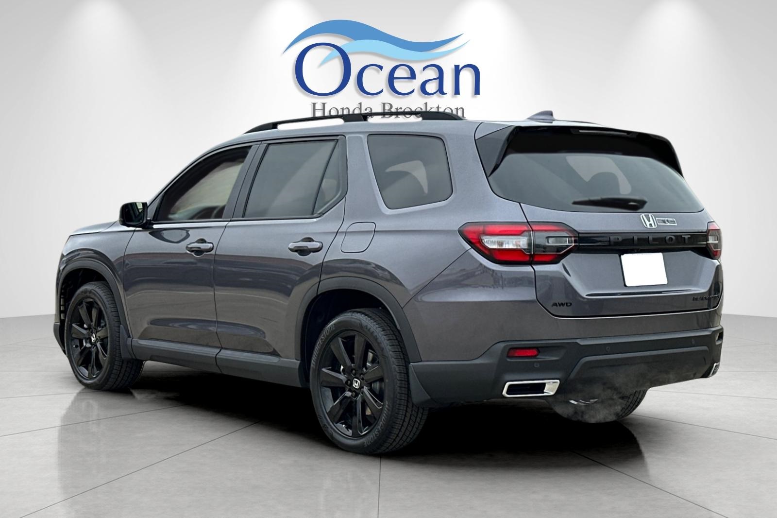 2025 Honda Pilot Black Edition photo 2