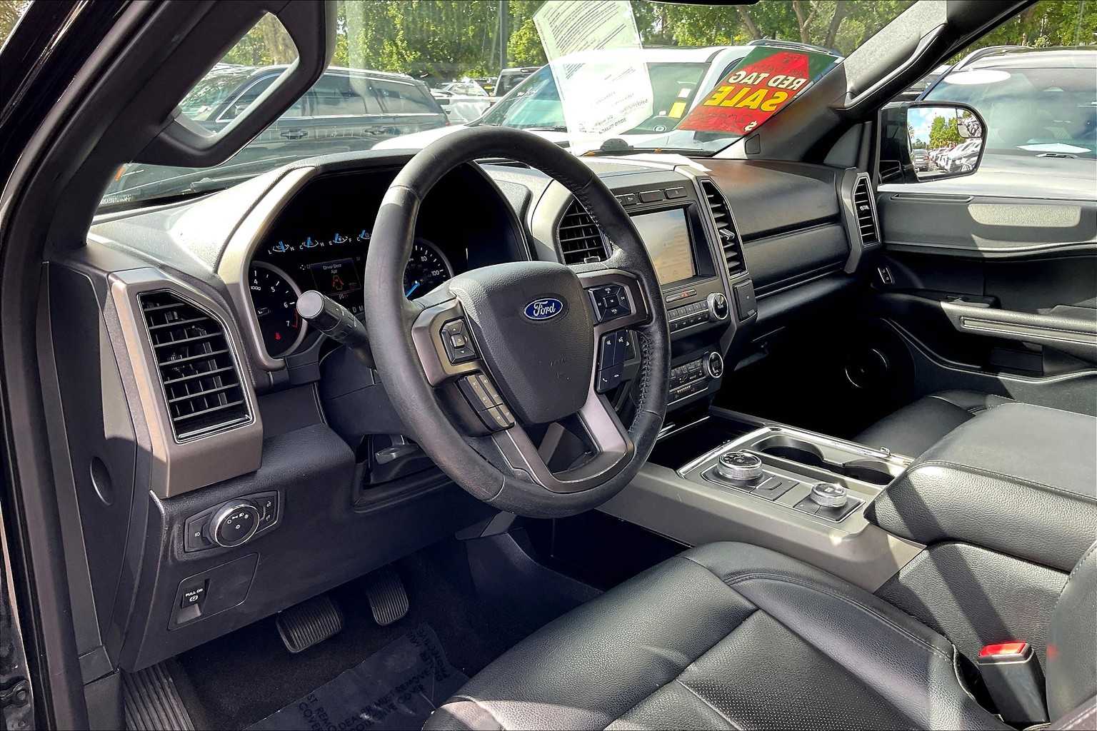 2019 Ford Expedition XLT photo 10