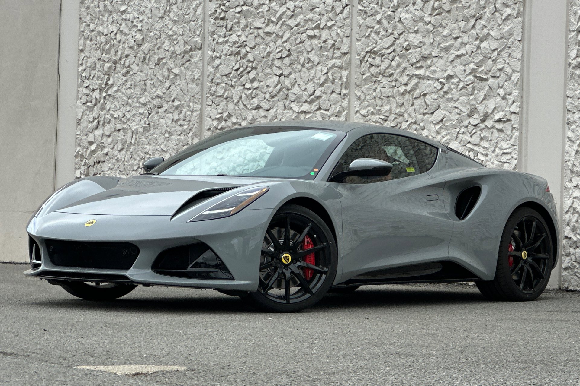 New 2025 Lotus Emira V6's photo