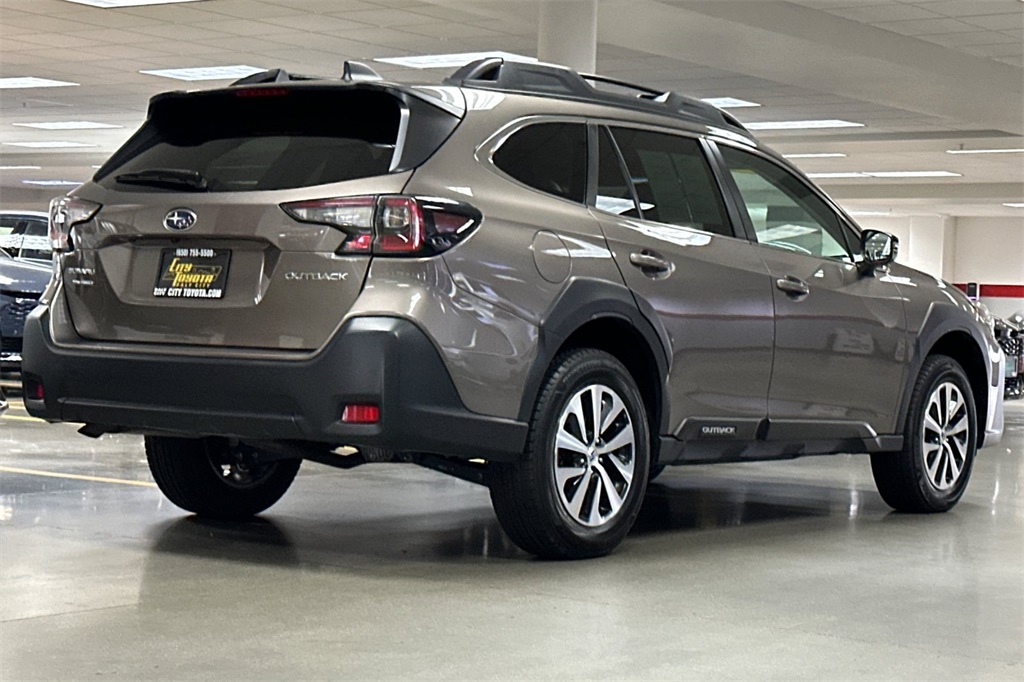 2023 Subaru Outback Premium photo 4