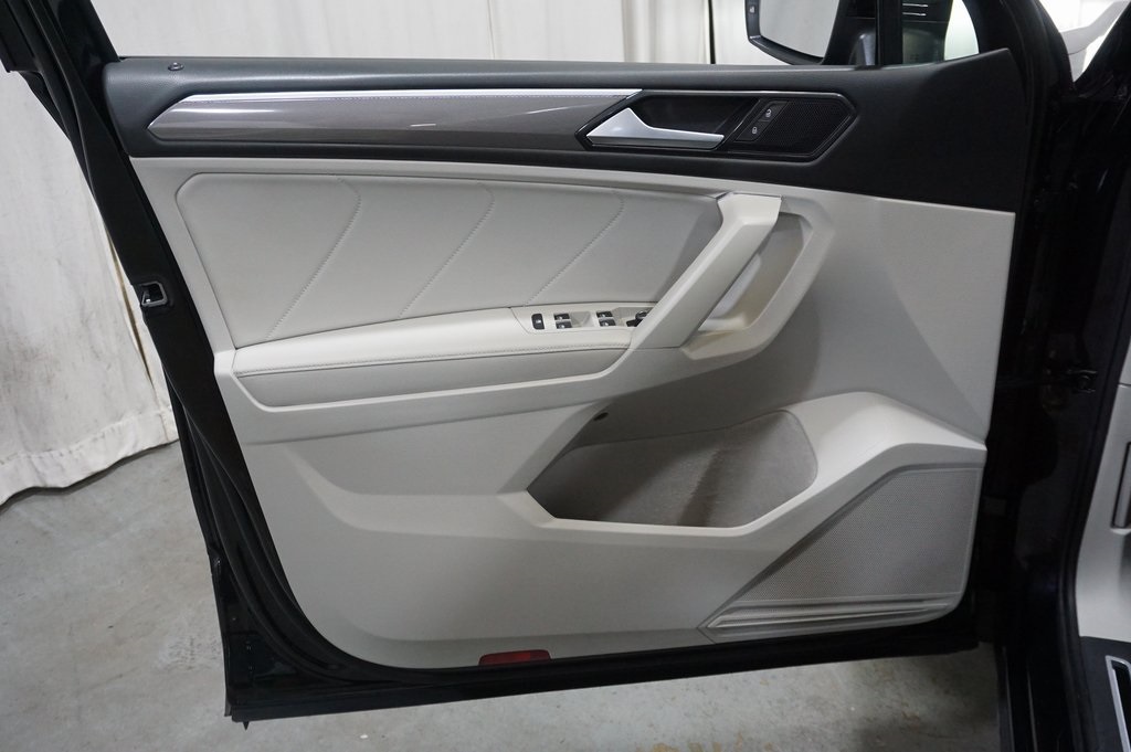 2023 Volkswagen Tiguan SE R-Line Black photo 22