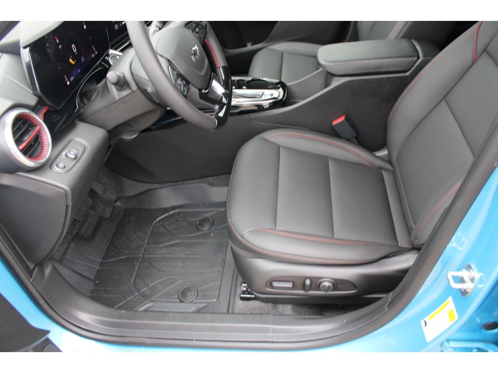 2025 Chevrolet Trax photo 4