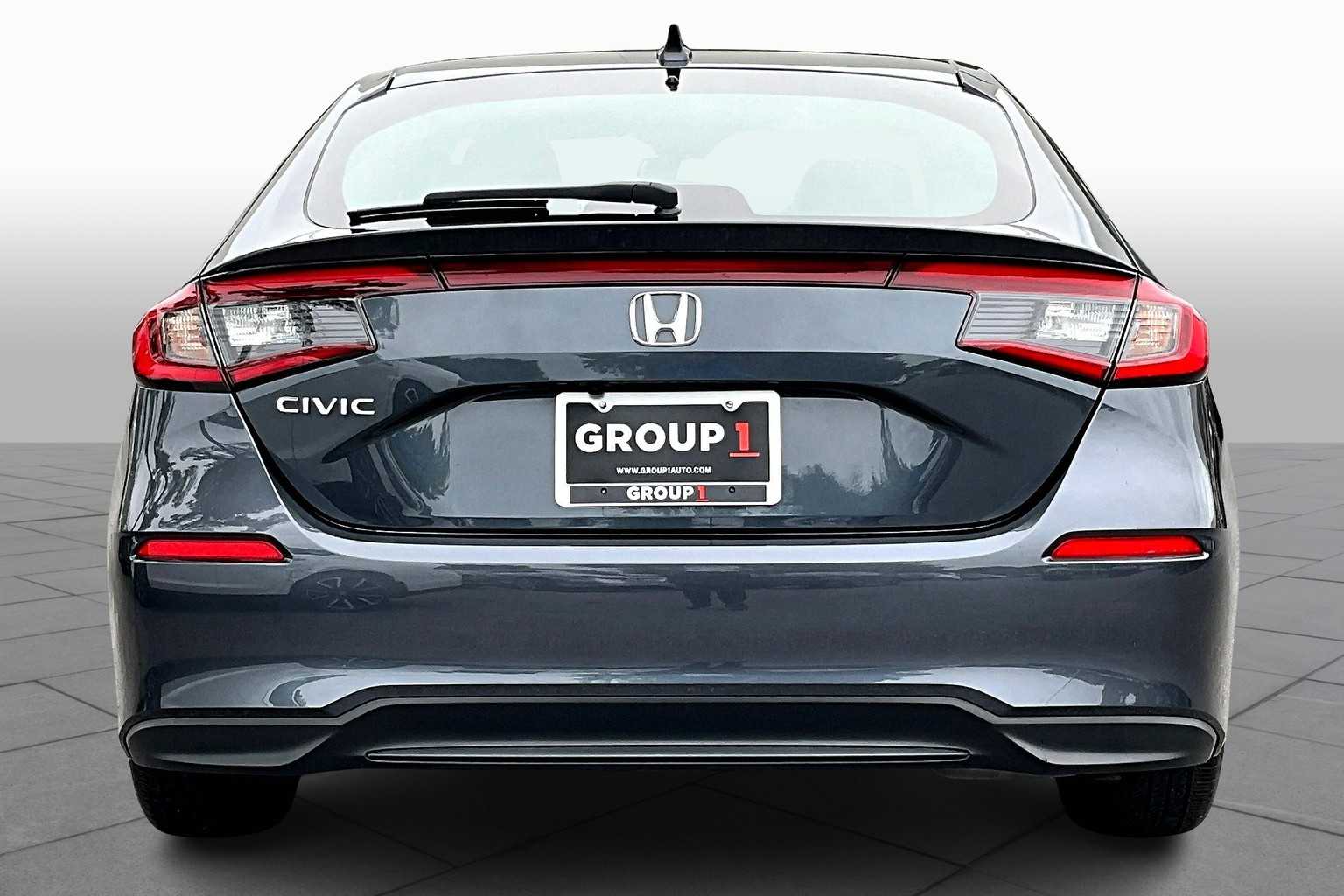 2024 Honda Civic Hatchback LX photo 4