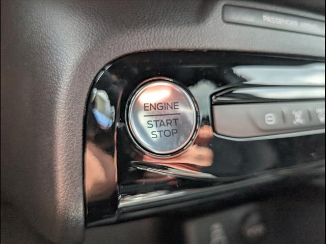 2025 Ford Escape Hybrid ST-Line photo 11