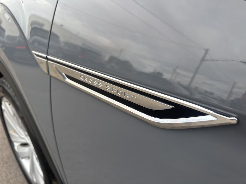2022 Volkswagen Atlas Cross Sport SE Technology photo 20