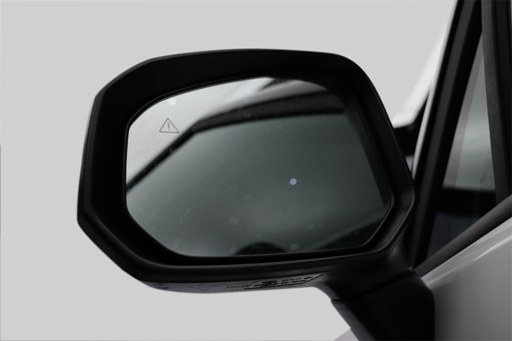 2026 Hyundai Santa Fe SE photo 4