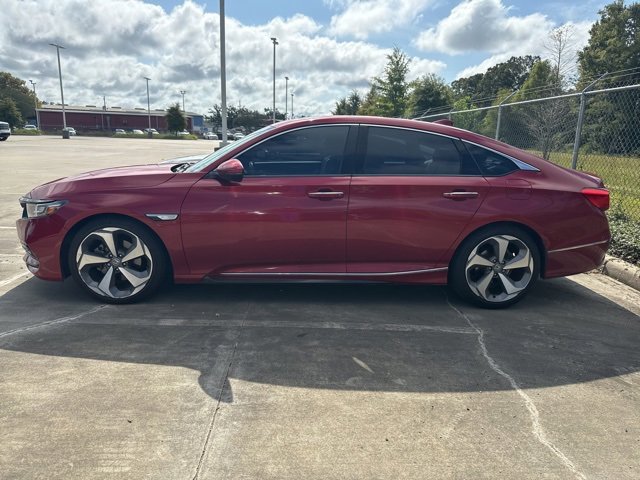 2018 Honda Accord Touring 2.0T photo 2