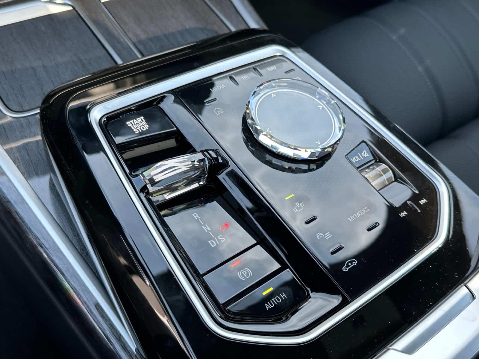 2025 Bmw 750e 750e xDrive photo 6