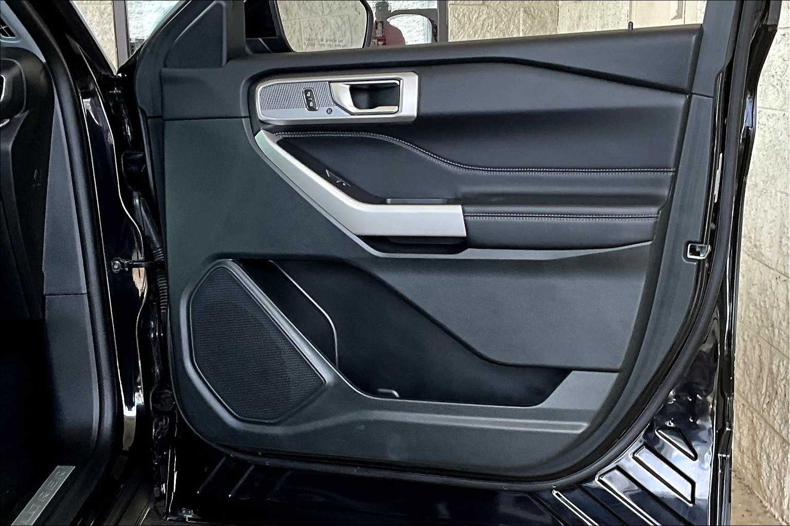 2024 Ford Explorer Limited photo 21