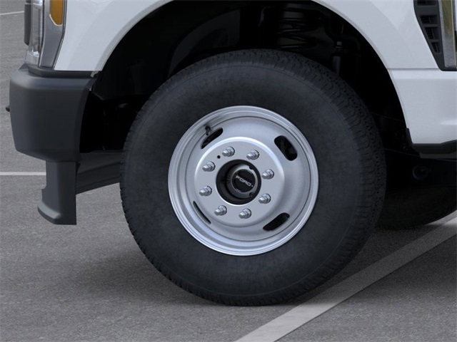 2025 Ford F-350 photo 16