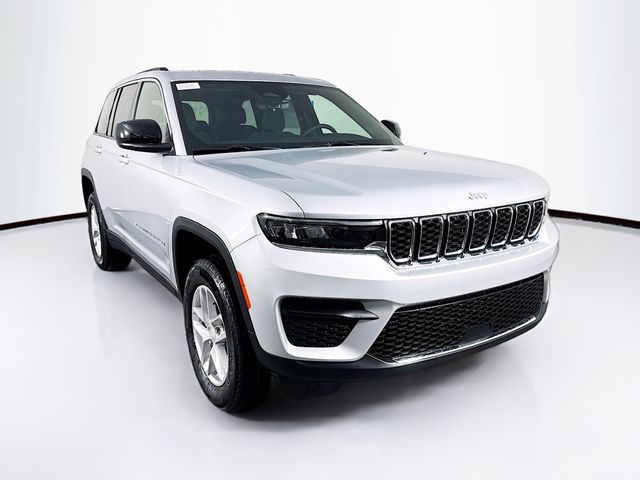 2025 Jeep Grand Cherokee Laredo's photo