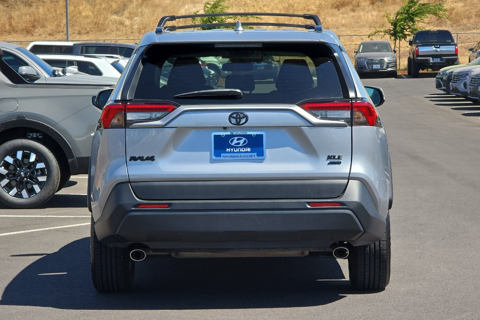 2021 Toyota RAV4 XLE photo 4
