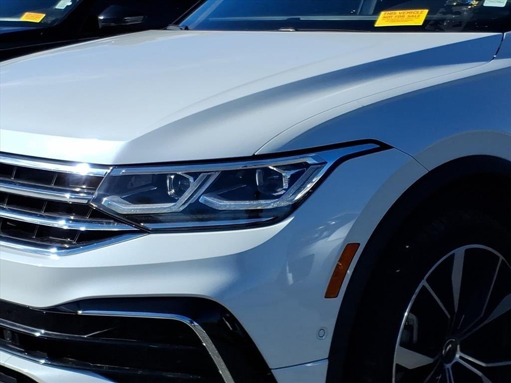 2023 Volkswagen Tiguan SEL R-Line Black photo 2