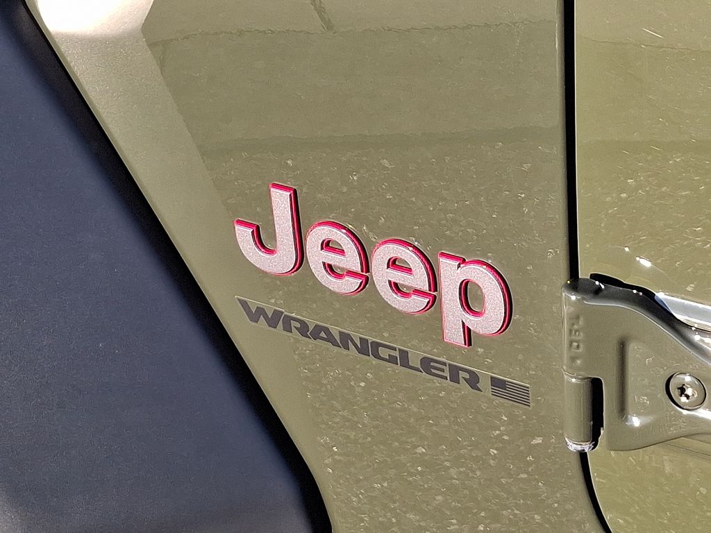 2023 Jeep Wrangler Rubicon photo 28