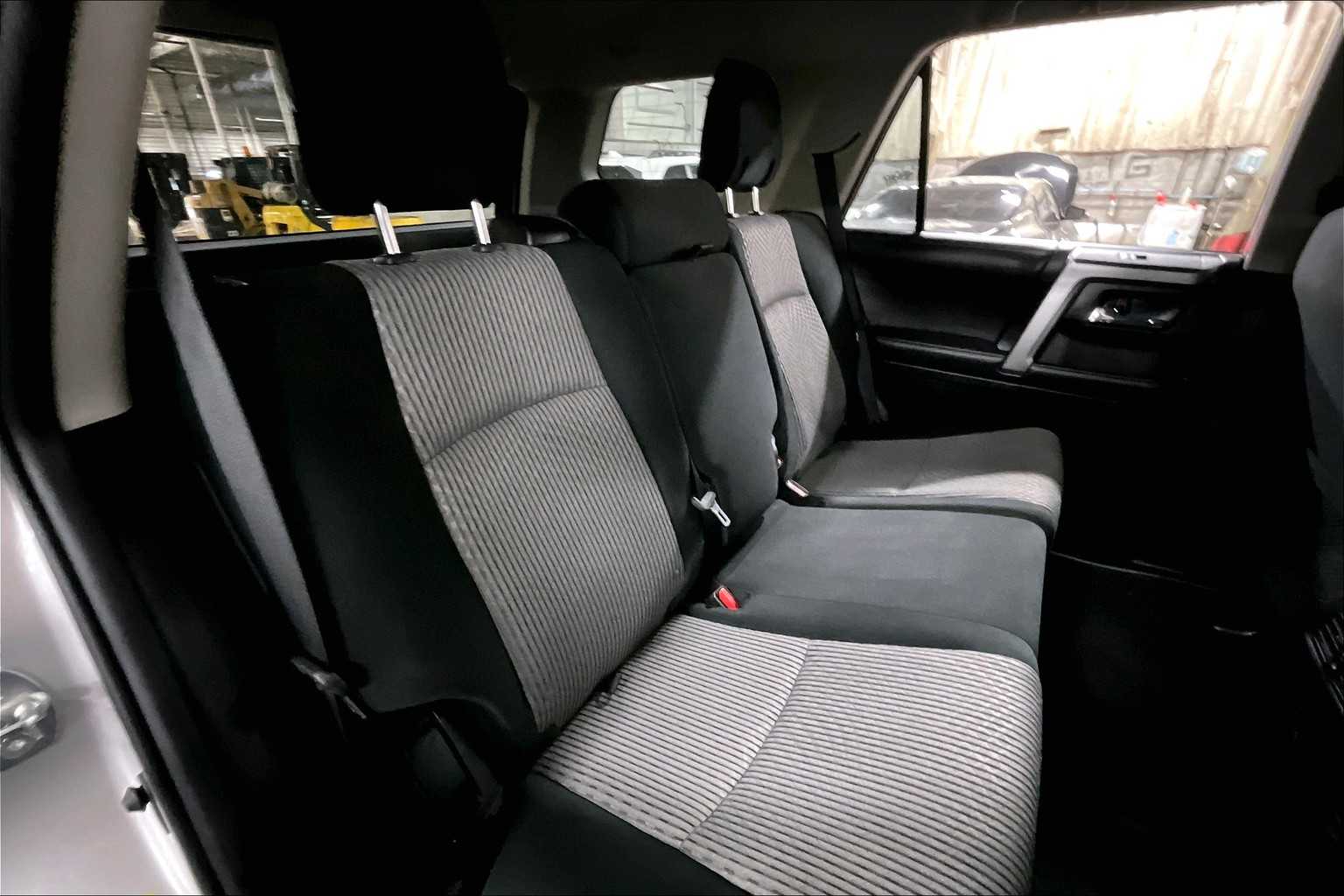 2018 Toyota 4Runner SR5 photo 18