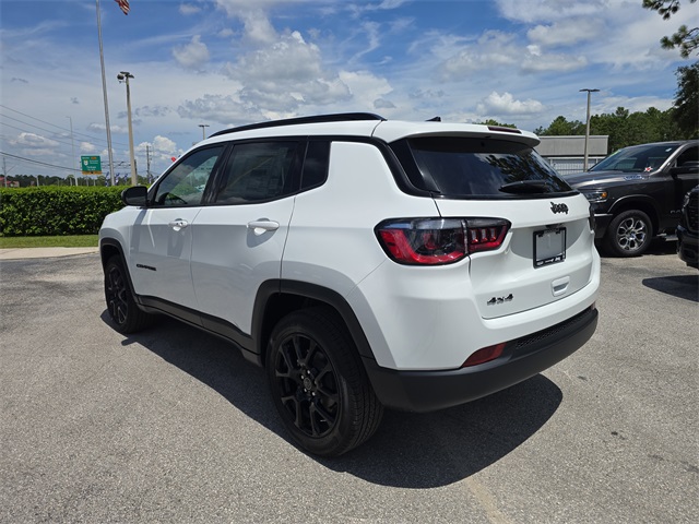 2025 Jeep Compass Latitude photo 3