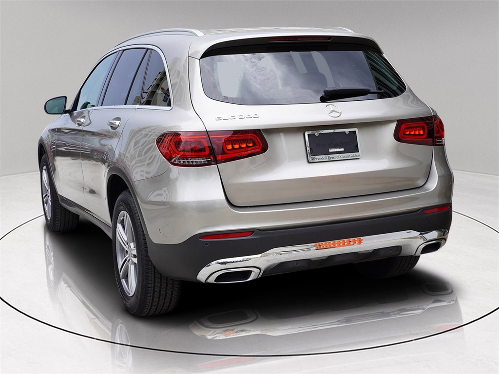 2022 Mercedes Benz GLC 300 photo 4