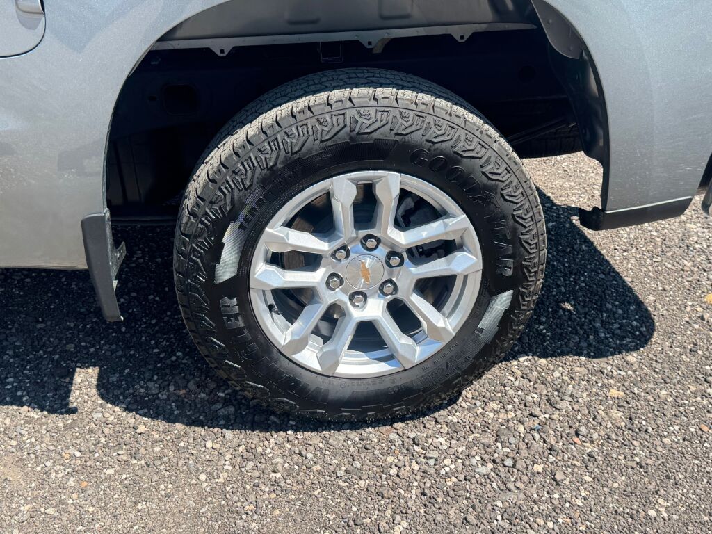 2024 Chevrolet Silverado 1500 LT photo 22