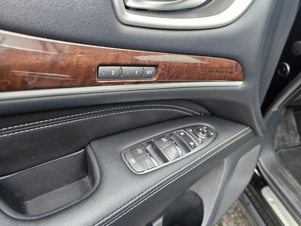 2017 Infiniti QX60 Luxe photo 27