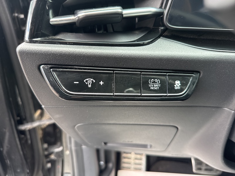 2023 Kia Niro EX Touring photo 19