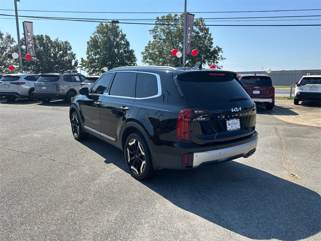 2024 Kia Telluride S photo 3