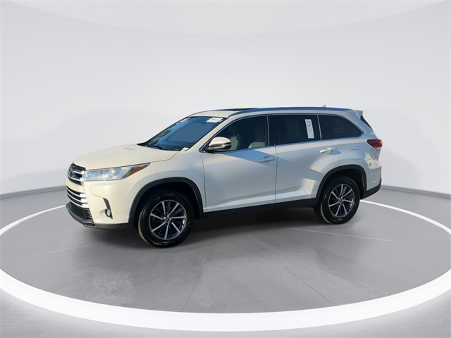 2019 Toyota Highlander XLE photo 3