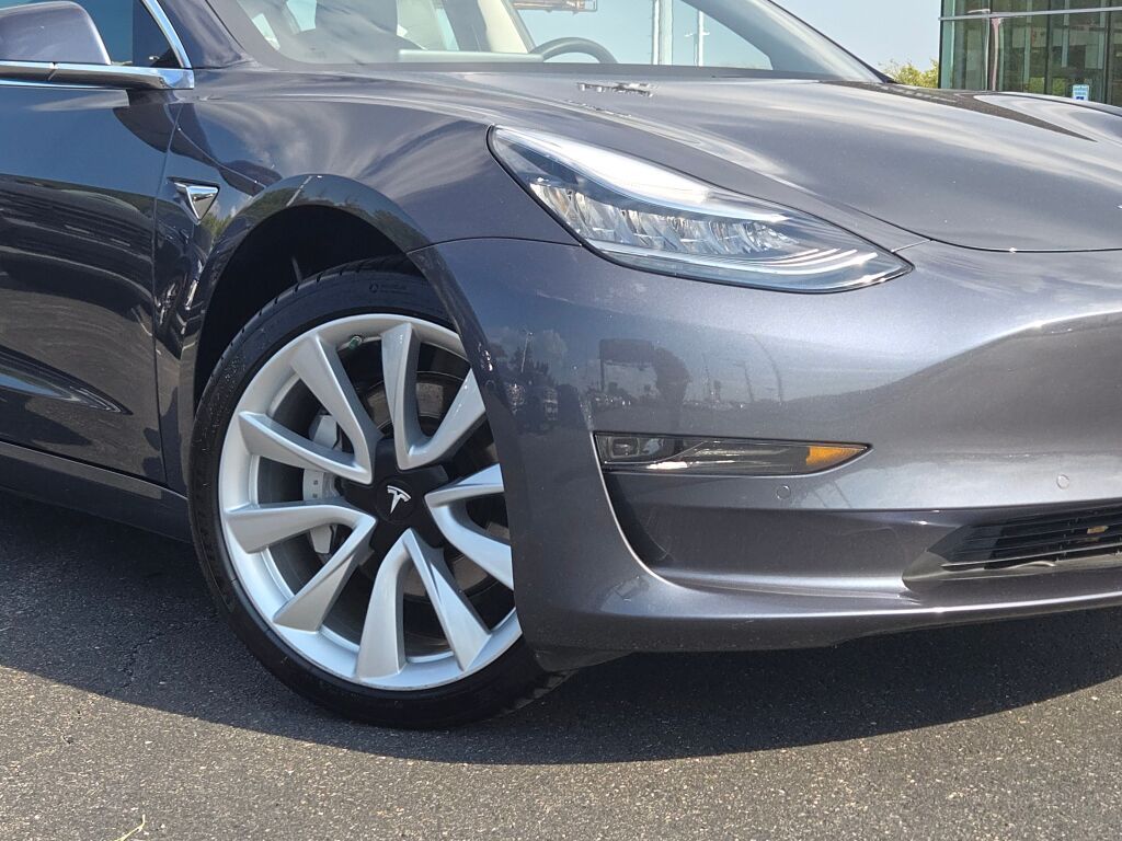 2020 Tesla Model 3 Standard Range Plus photo 3