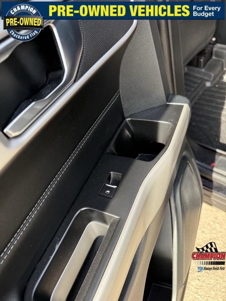 2021 Ford Explorer XLT photo 12
