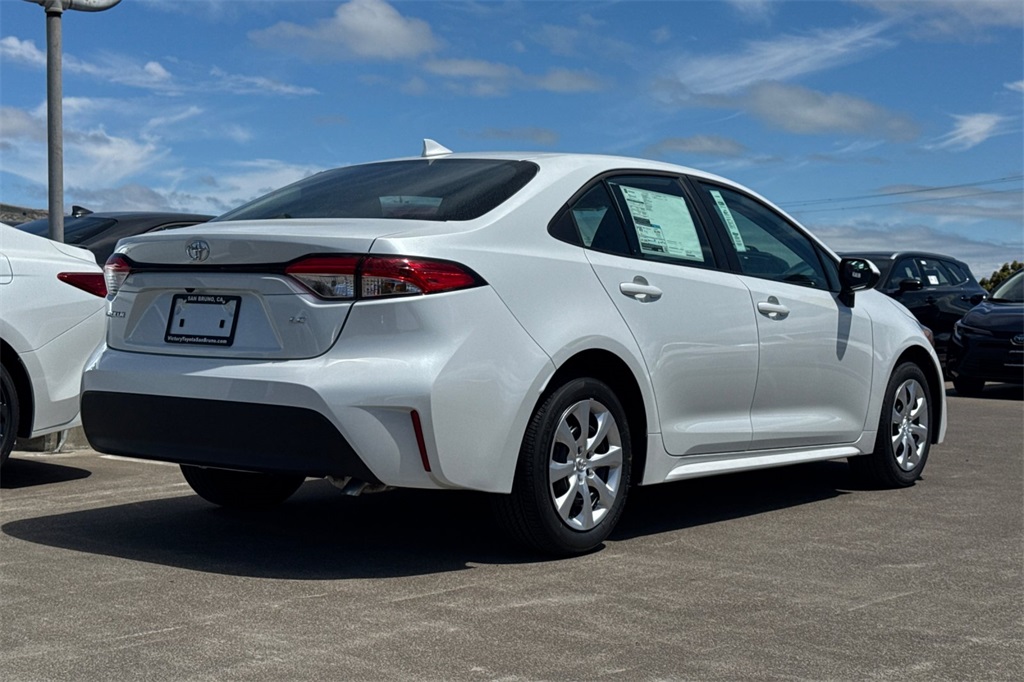 2025 Toyota Corolla LE photo 5