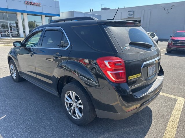 2017 Chevrolet Equinox LT photo 2