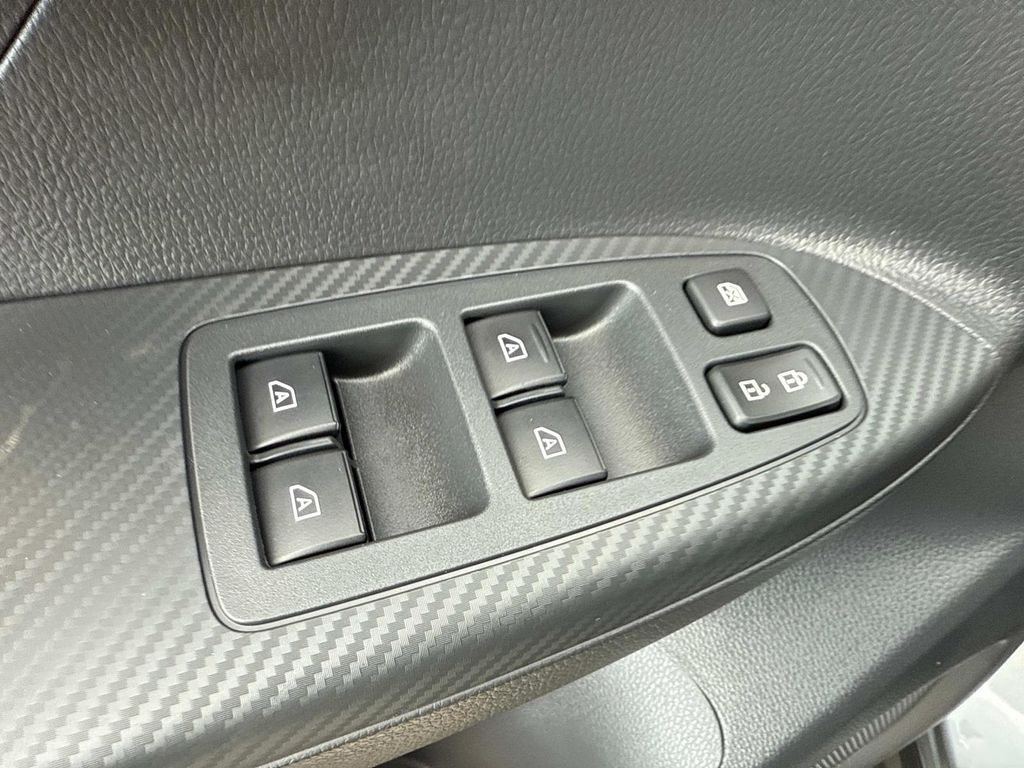 2025 Mitsubishi Eclipse Cross SEL photo 19