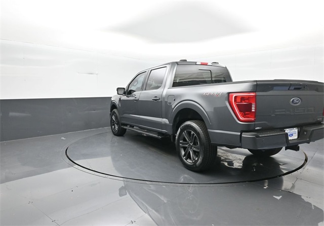 2023 Ford F-150 XLT photo 2