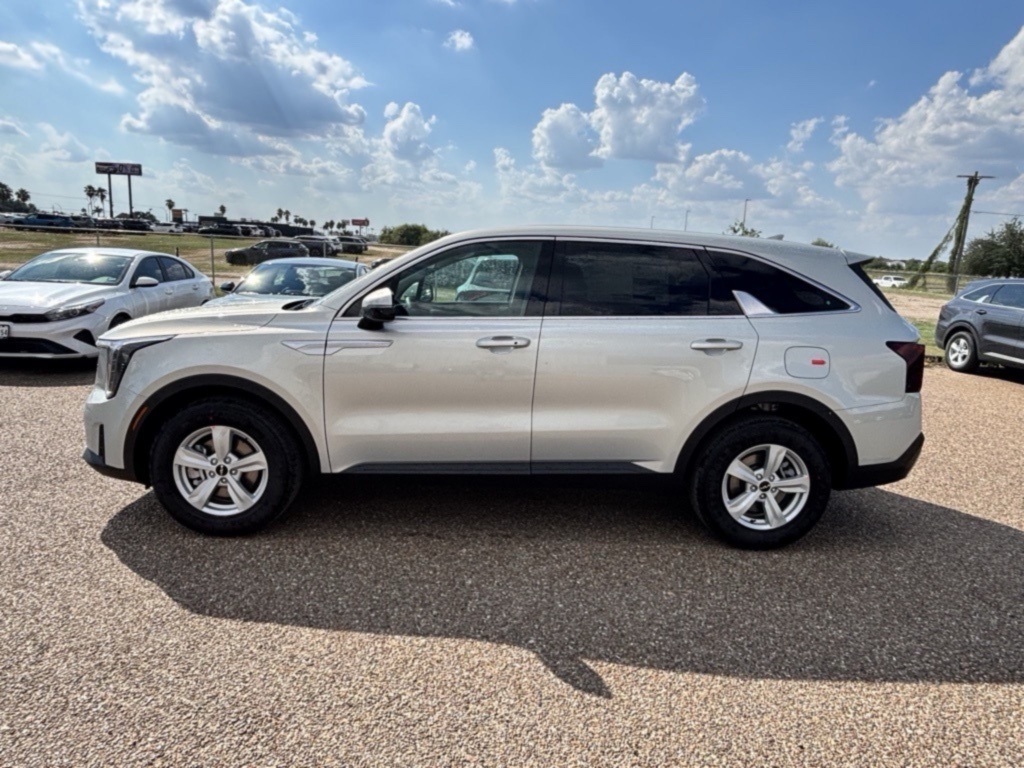 2026 Kia Sorento LX photo 4