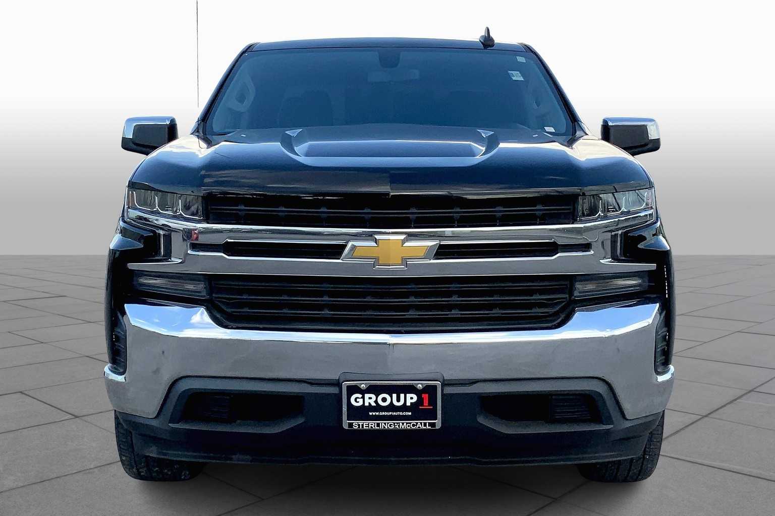 2021 Chevrolet Silverado 1500 LT photo 2