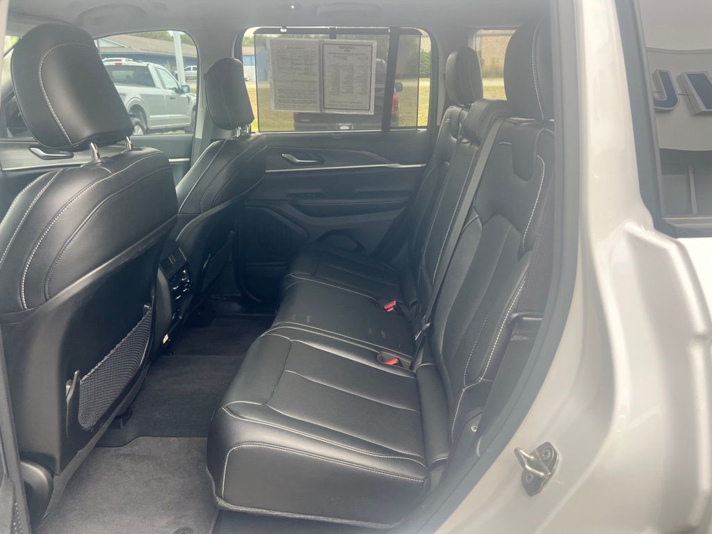 2023 Jeep Grand Cherokee Limited photo 16
