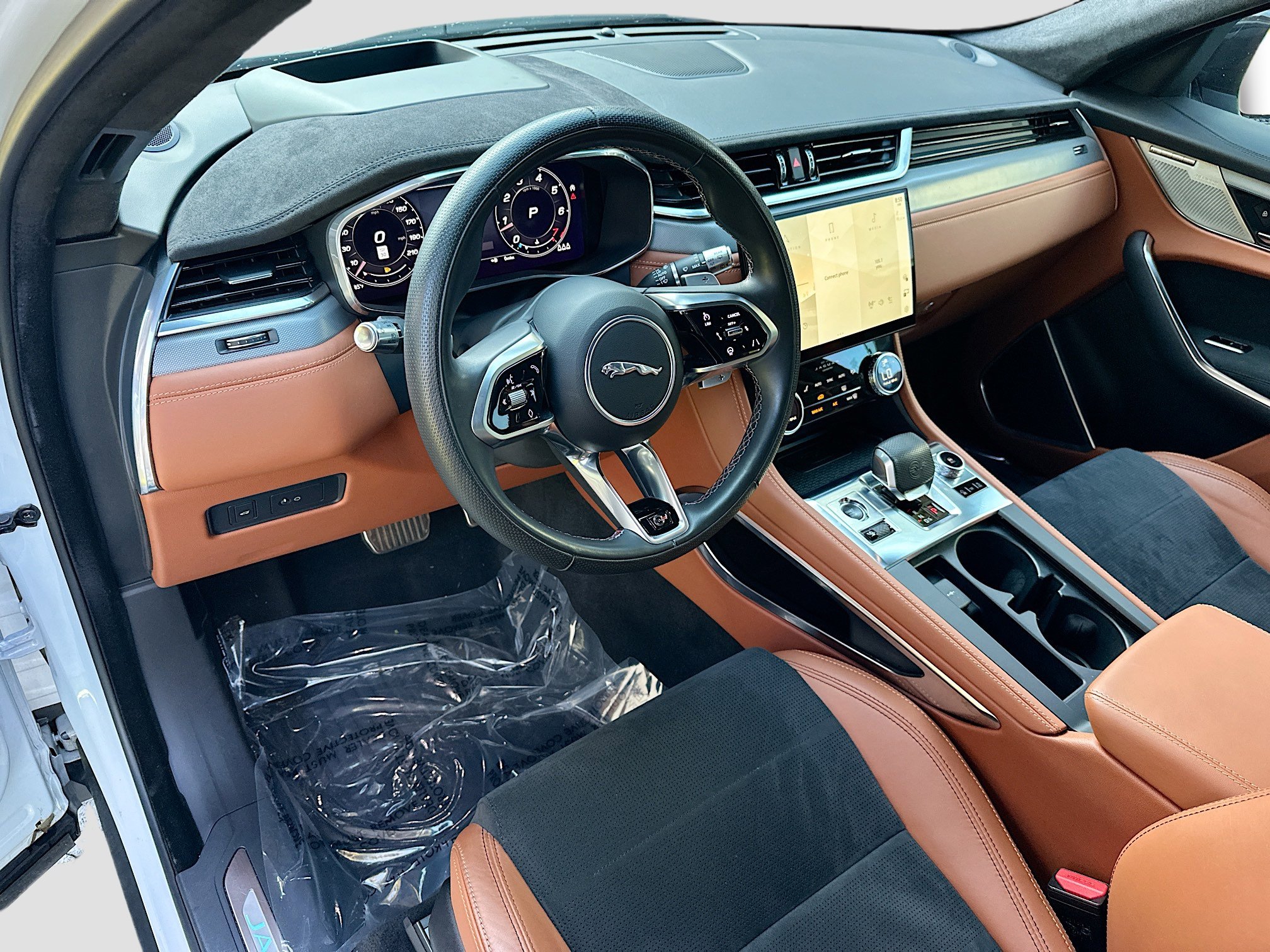 2021 Jaguar F-PACE SVR photo 9