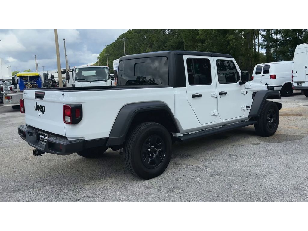 2024 Jeep Gladiator Sport photo 8