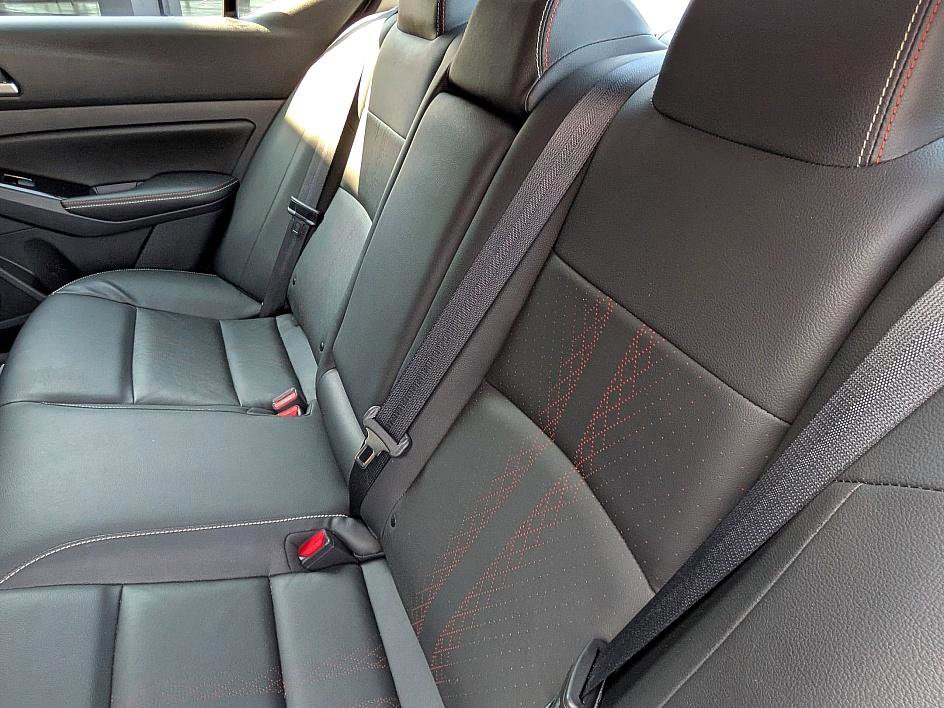 2023 Nissan Altima SR photo 26