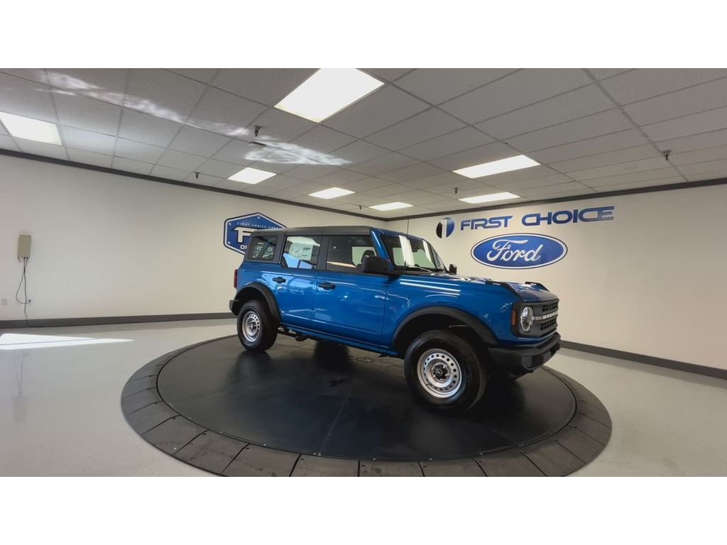 2025 Ford Bronco Base photo 2