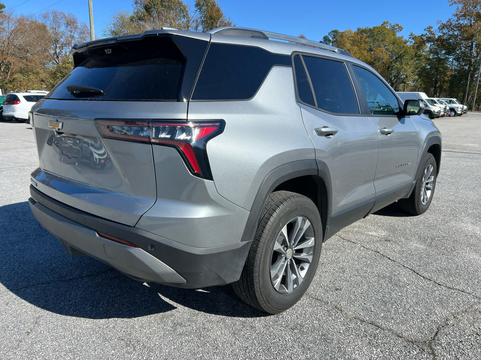 2025 Chevrolet Equinox LT photo 4