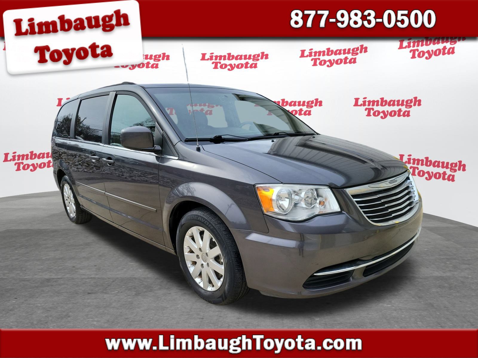 2015 Chrysler Town & Country LX's photo