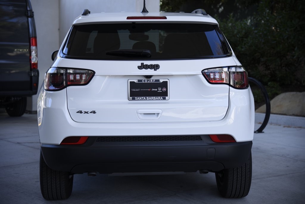 2025 Jeep Compass Latitude photo 3