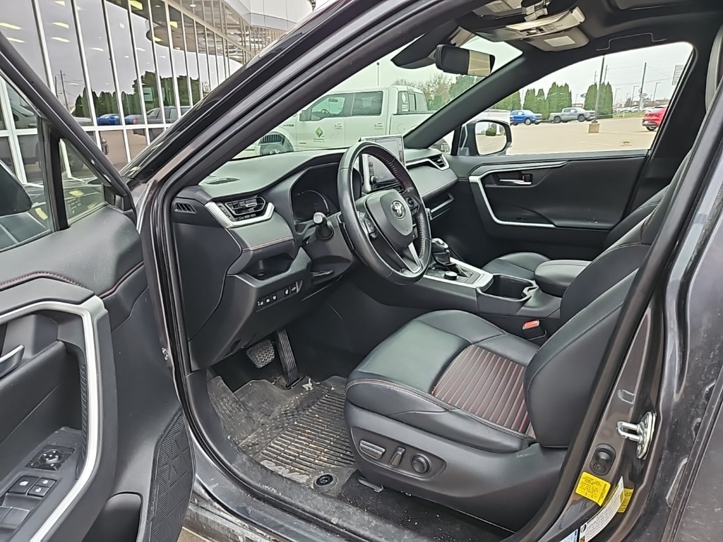 2022 Toyota RAV4 Prime XSE photo 3