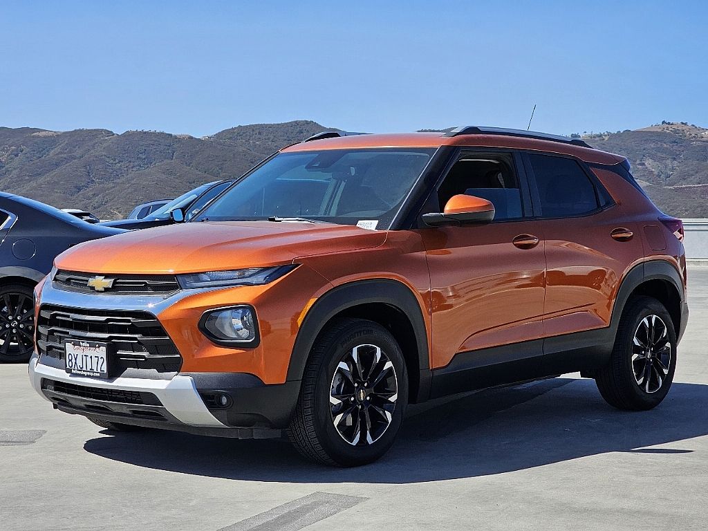 2022 Chevrolet Trailblazer LT photo 2