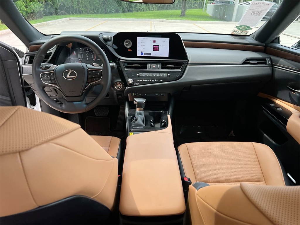 2024 Lexus ES 350 Premium photo 19