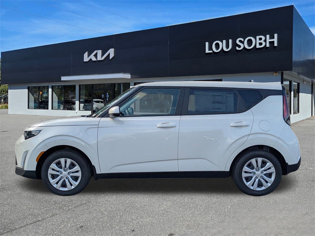 2025 Kia Soul LX photo 3