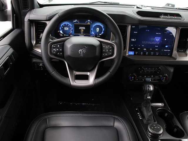 2025 Ford Bronco Outer Banks photo 13