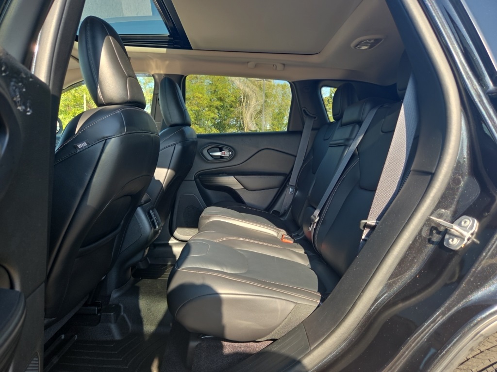 2016 Jeep Cherokee Limited photo 24