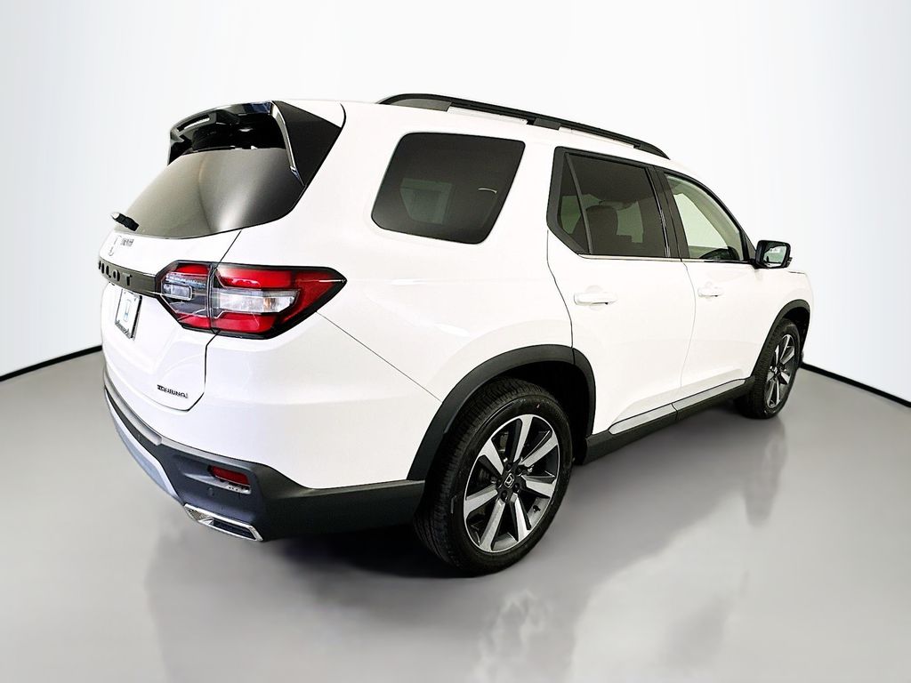 2025 Honda Pilot Touring photo 4
